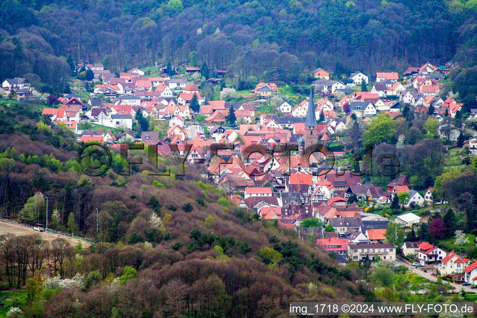 Vue aérienne de Vue sur le village à Dörrenbach dans le département Rhénanie-Palatinat, Allemagne