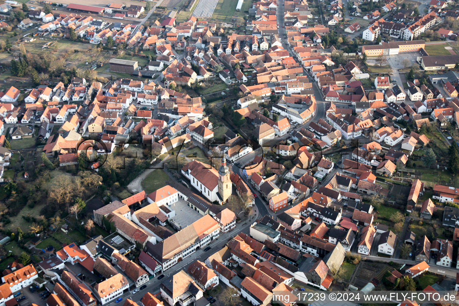 Vue aérienne de Rheinzabern dans le département Rhénanie-Palatinat, Allemagne