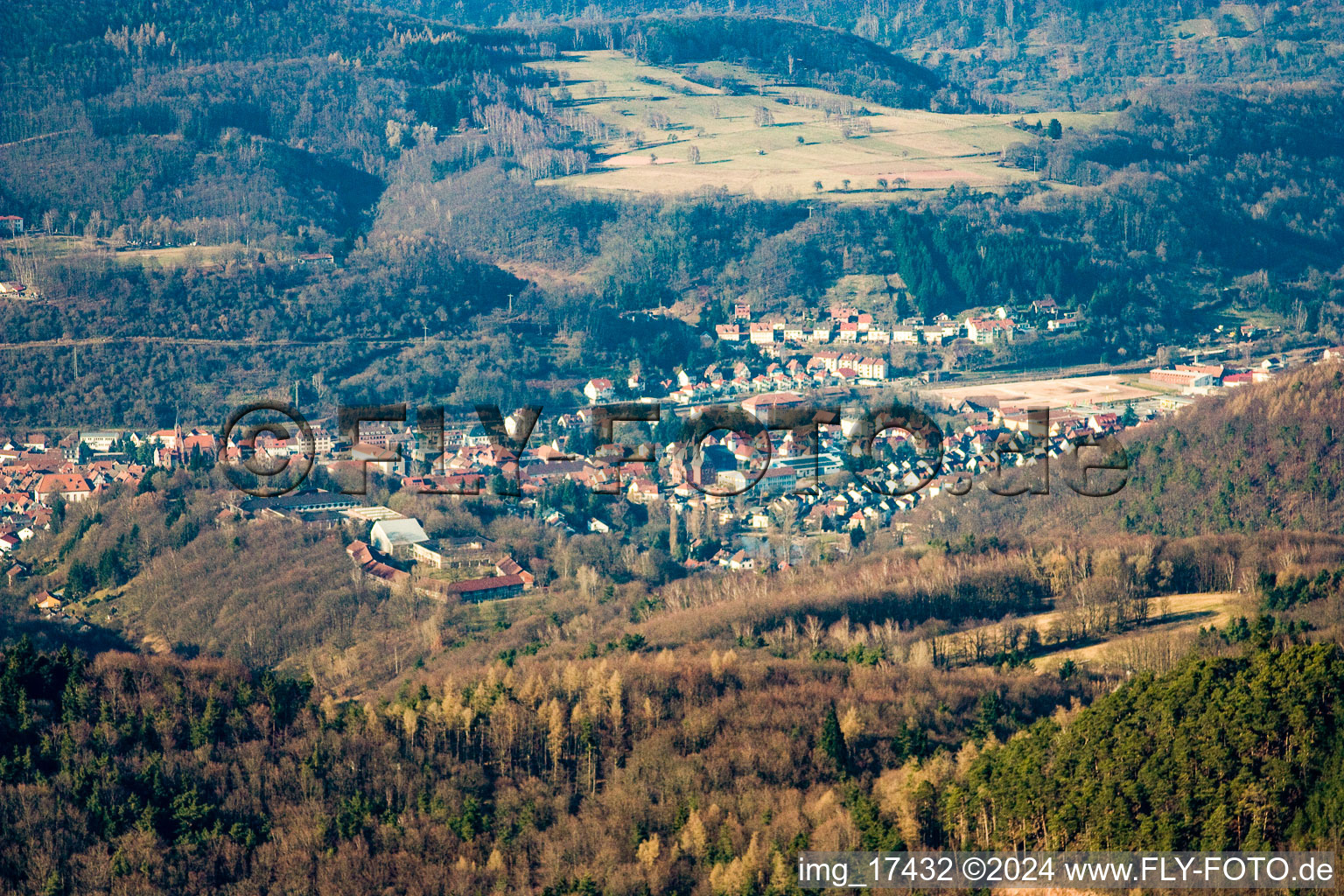 Wernersberg dans le département Rhénanie-Palatinat, Allemagne vue d'en haut