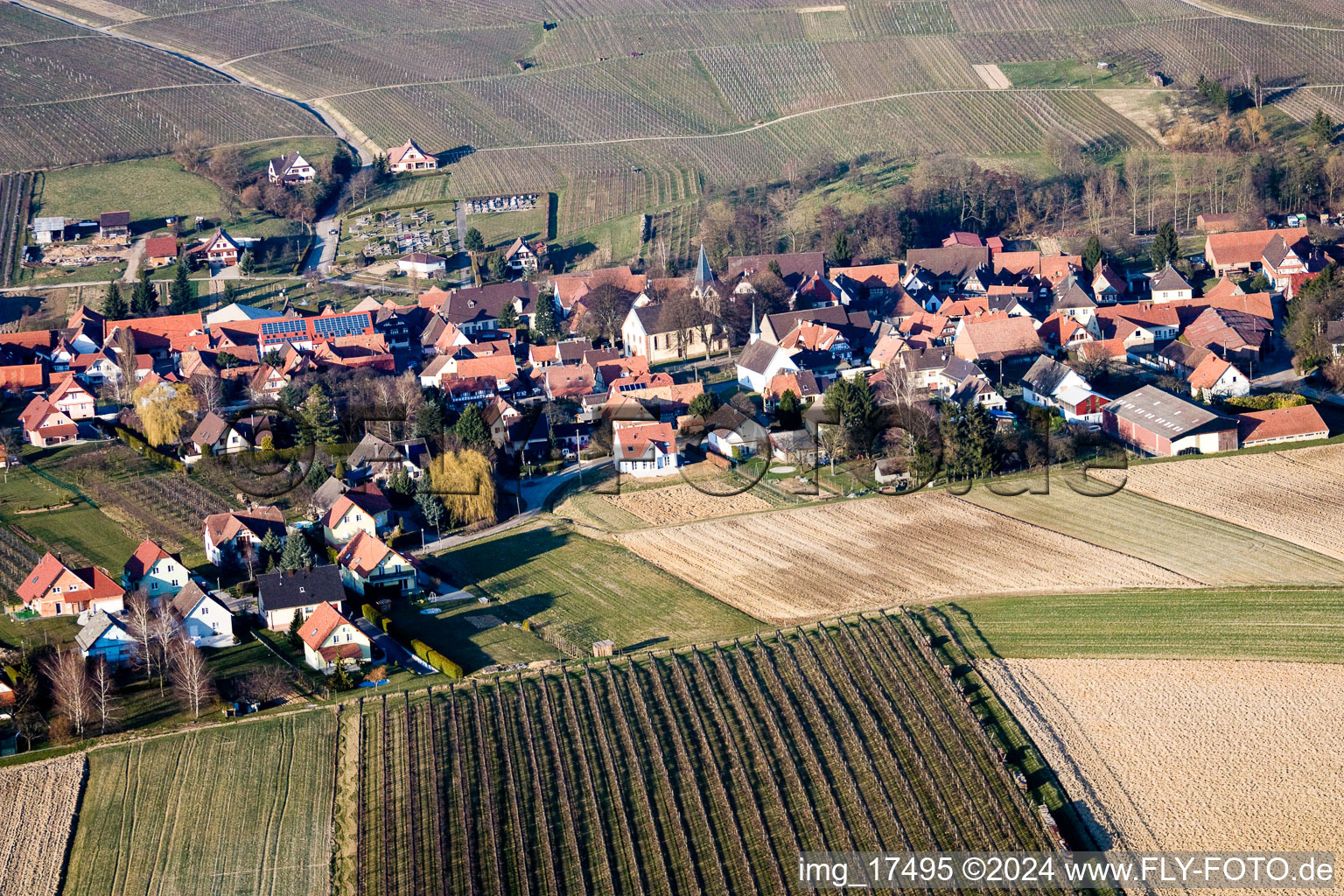 Steinseltz dans le département Bas Rhin, France d'un drone