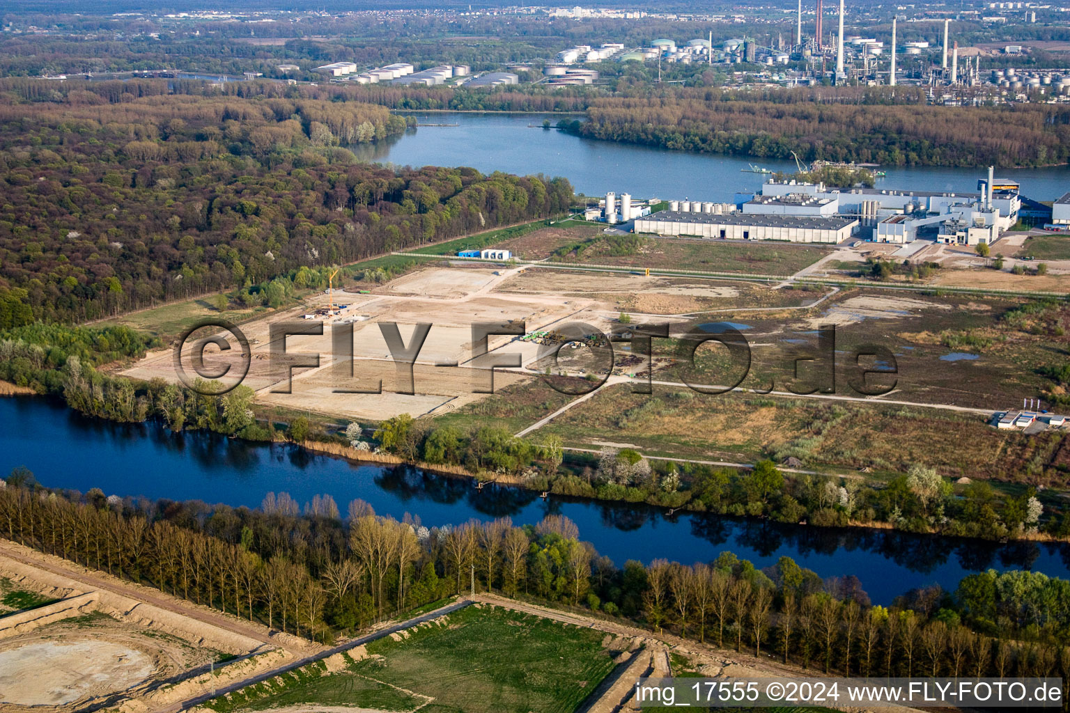 Zone industrielle d'Oberwald à Wörth am Rhein dans le département Rhénanie-Palatinat, Allemagne hors des airs