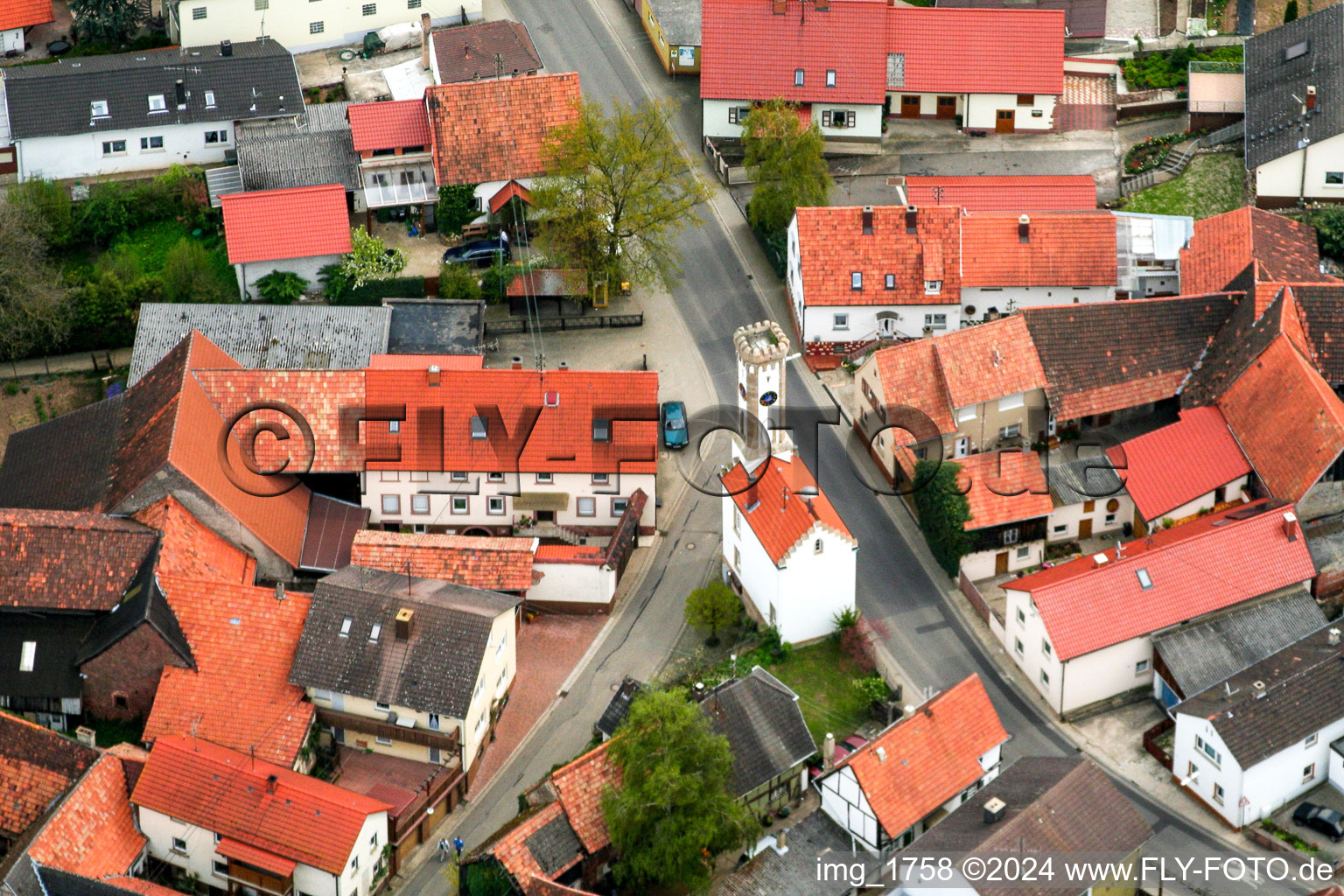 Vue aérienne de Mairie de l'administration de la ville à Oberhausen dans le département Rhénanie-Palatinat, Allemagne