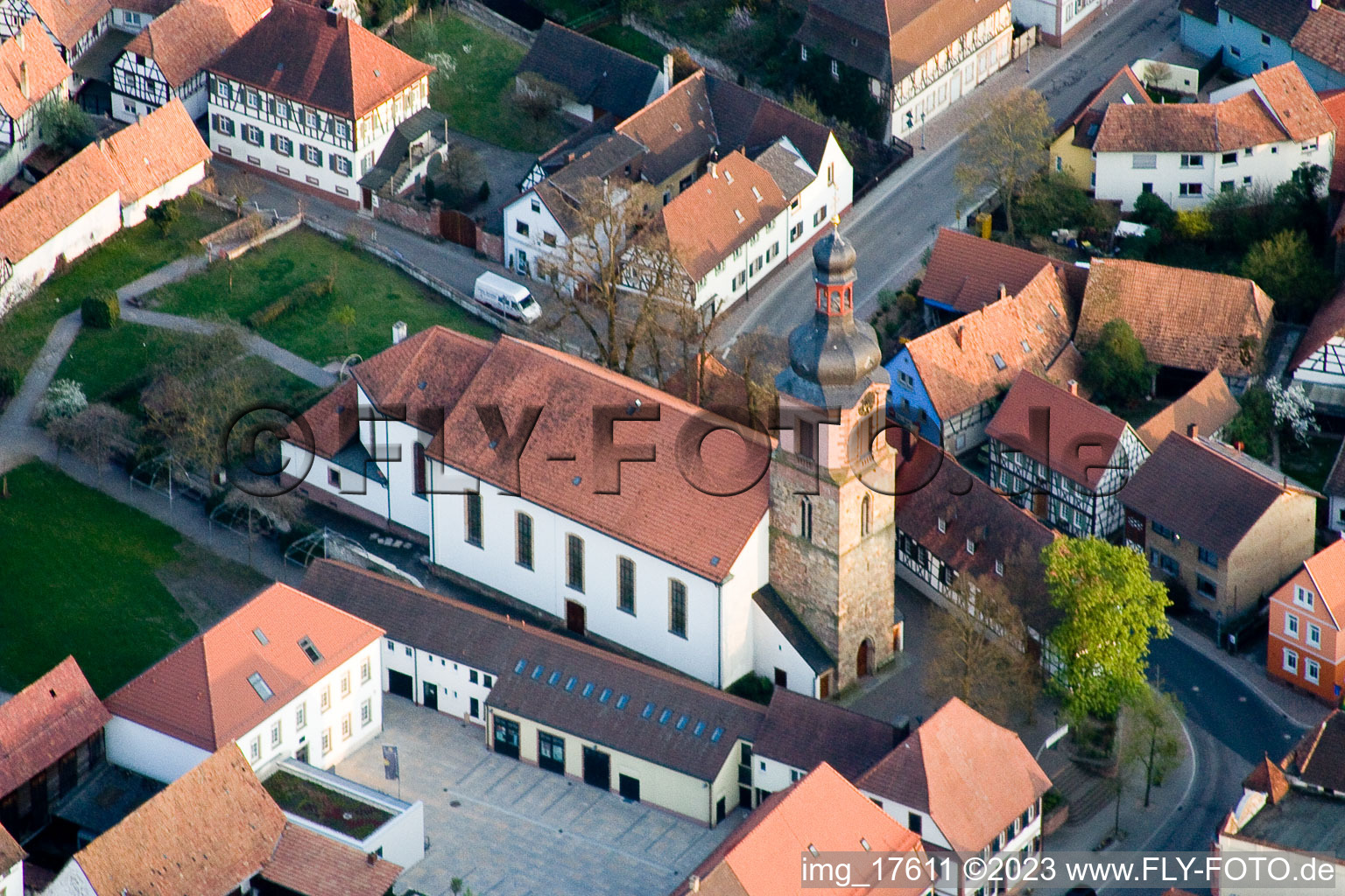 Vue aérienne de Église à Rheinzabern dans le département Rhénanie-Palatinat, Allemagne