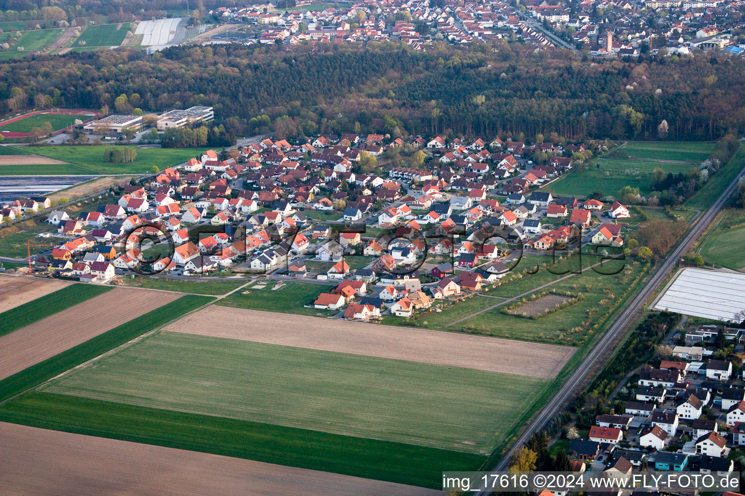 Vue aérienne de Nouvelle zone de développement de Tongruben à Rheinzabern dans le département Rhénanie-Palatinat, Allemagne