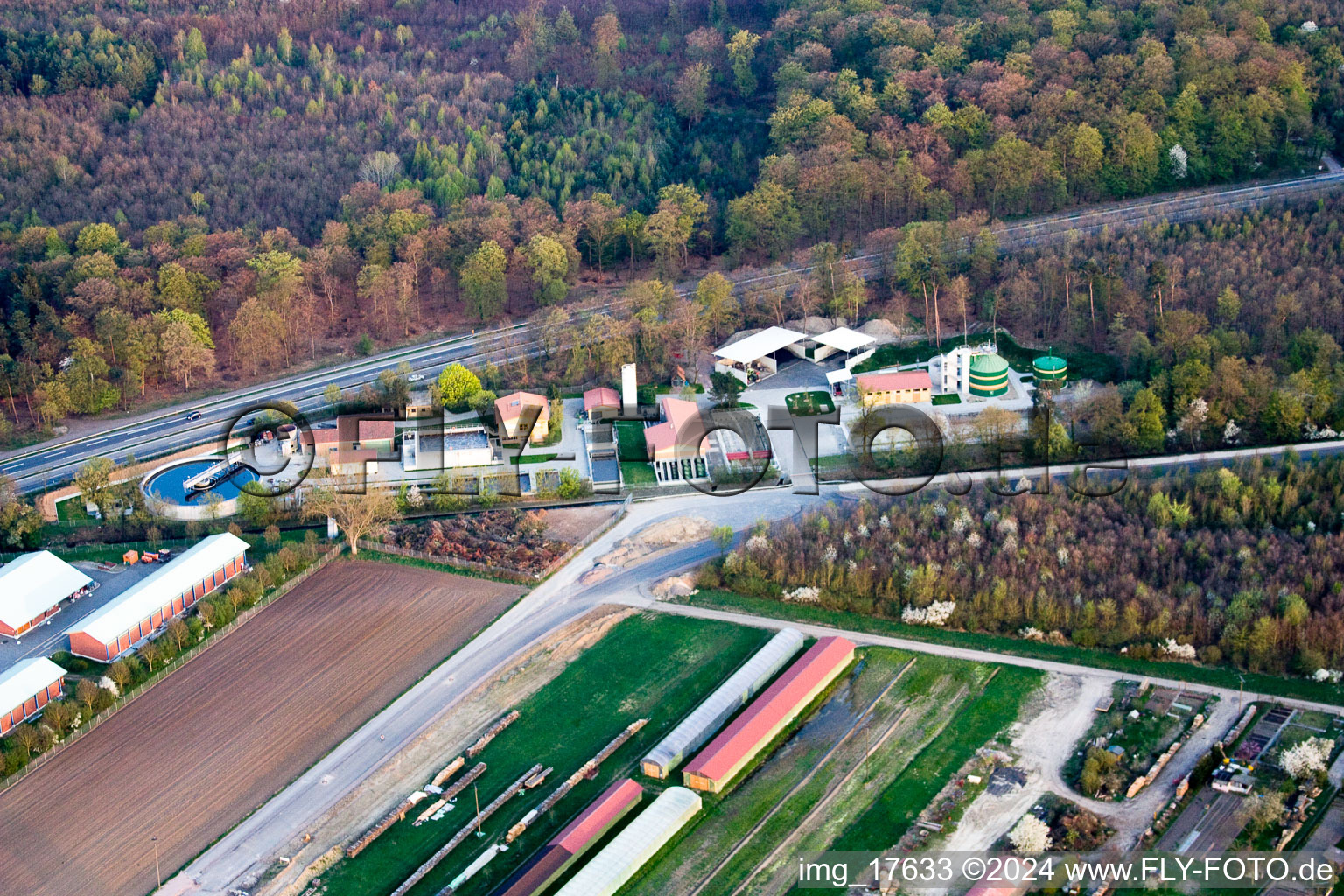 Photographie aérienne de Usine de traitement des eaux usées à Kandel dans le département Rhénanie-Palatinat, Allemagne