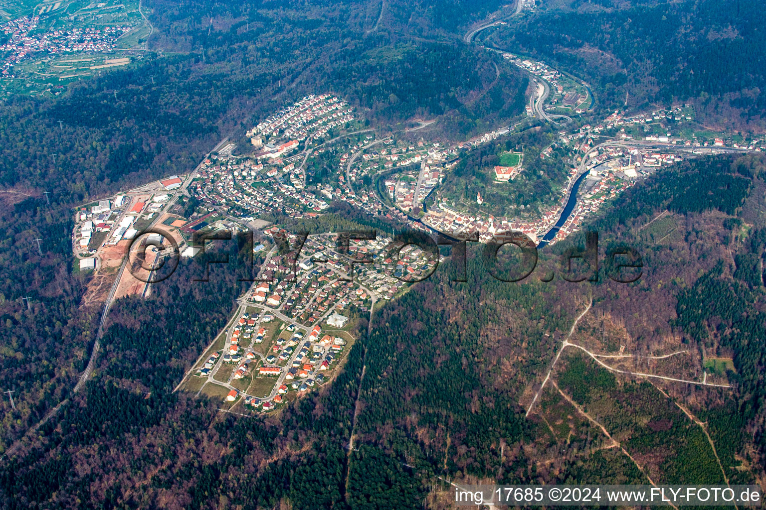 Vue oblique de Neuenbürg dans le département Bade-Wurtemberg, Allemagne