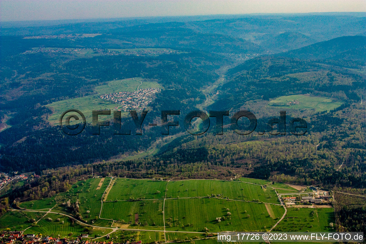 Vue aérienne de Marxzell dans le département Bade-Wurtemberg, Allemagne