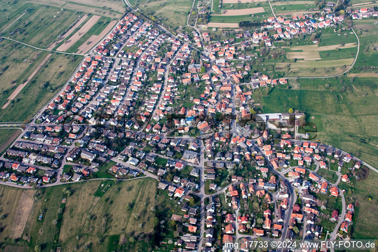 Quartier Schöllbronn in Ettlingen dans le département Bade-Wurtemberg, Allemagne du point de vue du drone