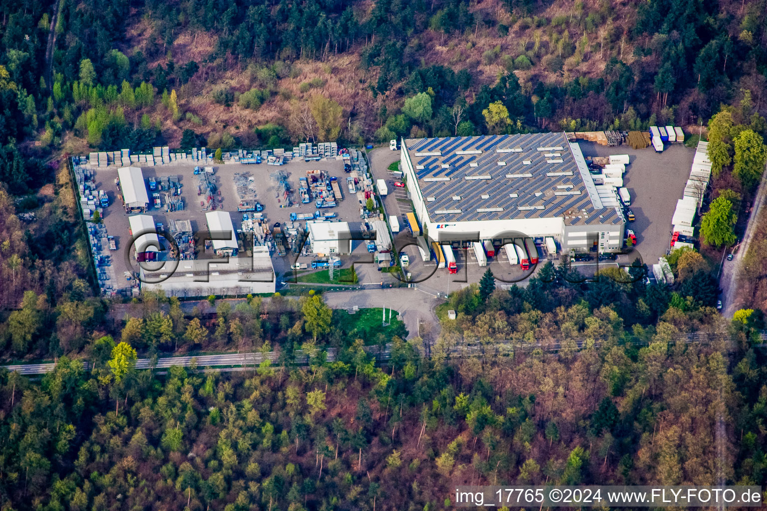 Vue aérienne de BKV Logistik, Échafaudages Burkart à le quartier Silberstreifen in Rheinstetten dans le département Bade-Wurtemberg, Allemagne