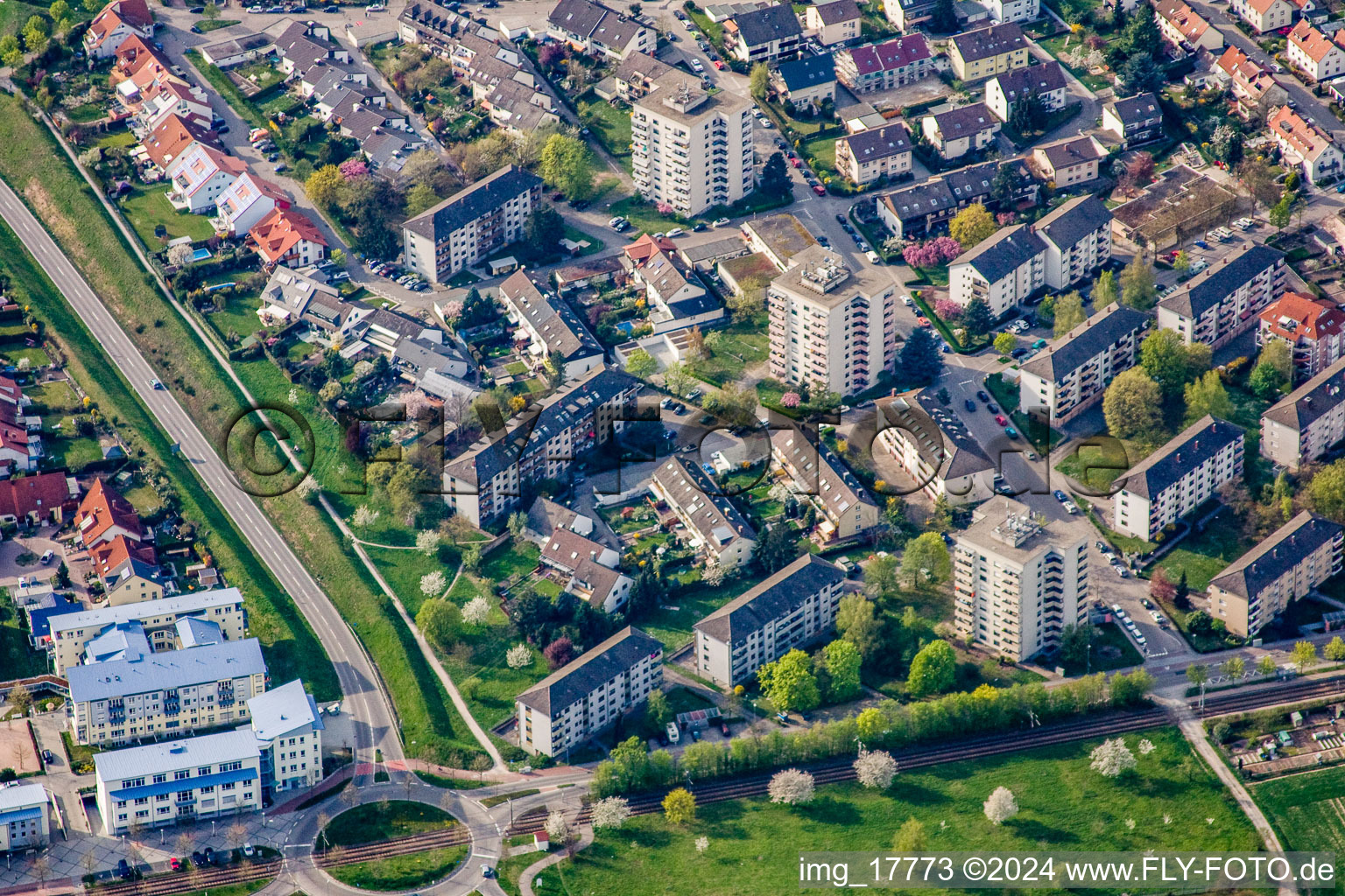 Vue aérienne de Oberfeldstr à le quartier Forchheim in Rheinstetten dans le département Bade-Wurtemberg, Allemagne