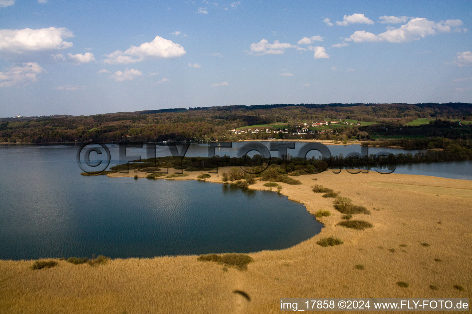 Vue aérienne de Lac Ammer à Vorderfischen dans le département Bavière, Allemagne