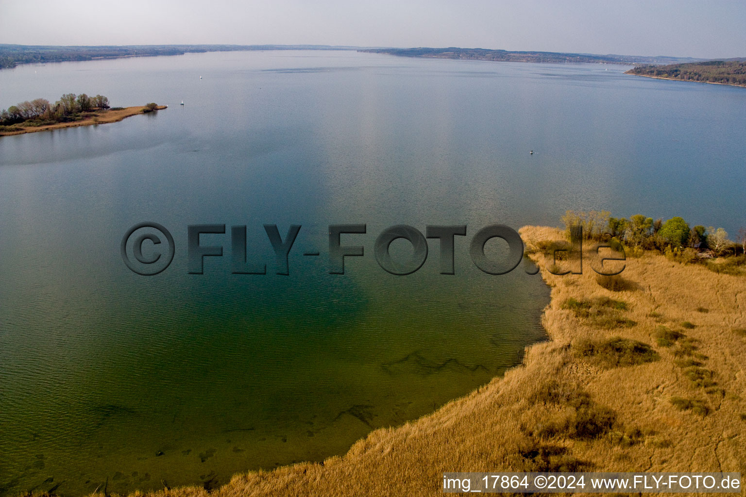 Vue aérienne de Zones riveraines de la région du lac Ammersee à Dießen am Ammersee dans le département Bavière, Allemagne