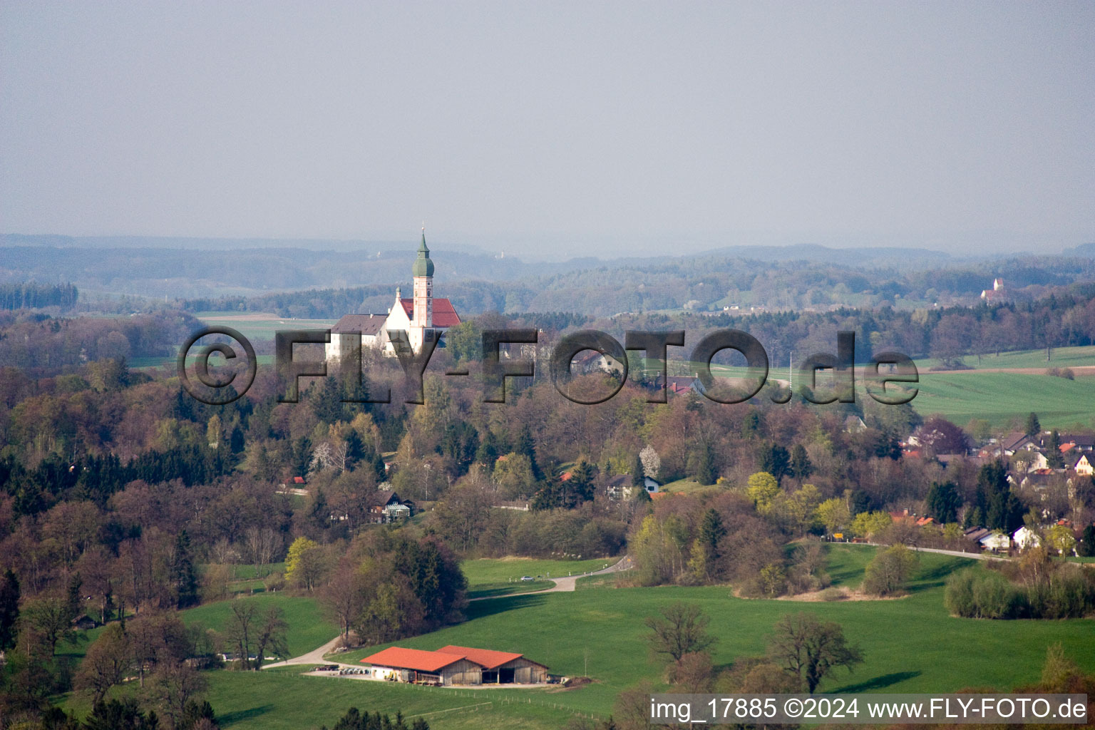 Vue aérienne de Ensemble immobilier du monastère et de la brasserie de la Bergstrasse à le quartier Erling in Andechs dans le département Bavière, Allemagne