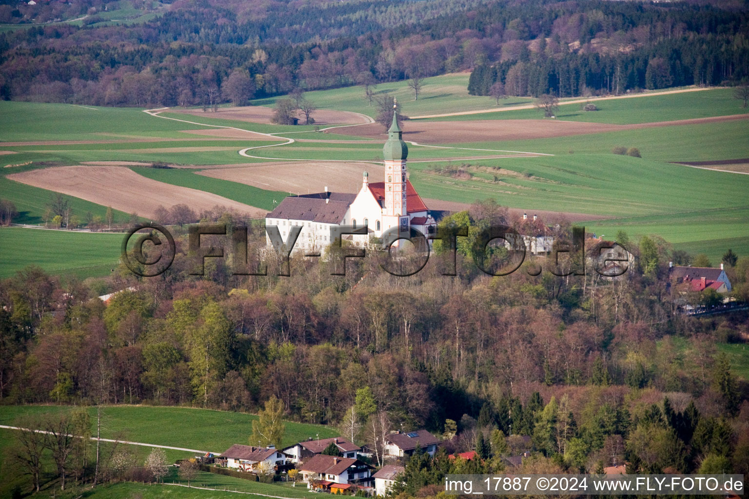 Vue aérienne de Complexe immobilier du monastère Andechs à le quartier Erling in Andechs dans le département Bavière, Allemagne