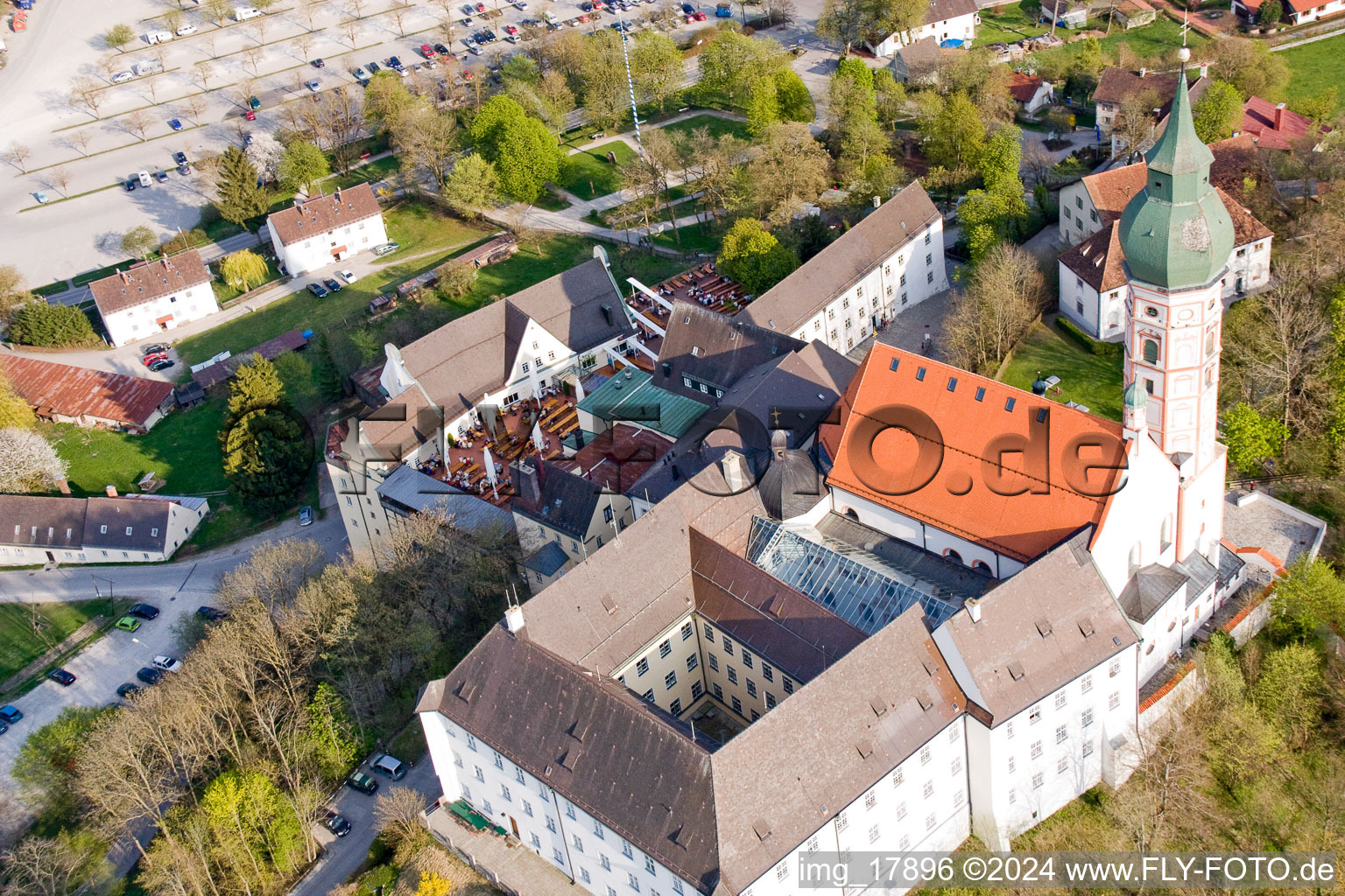 Vue aérienne de Complexe immobilier du monastère Andechs à le quartier Erling in Andechs dans le département Bavière, Allemagne