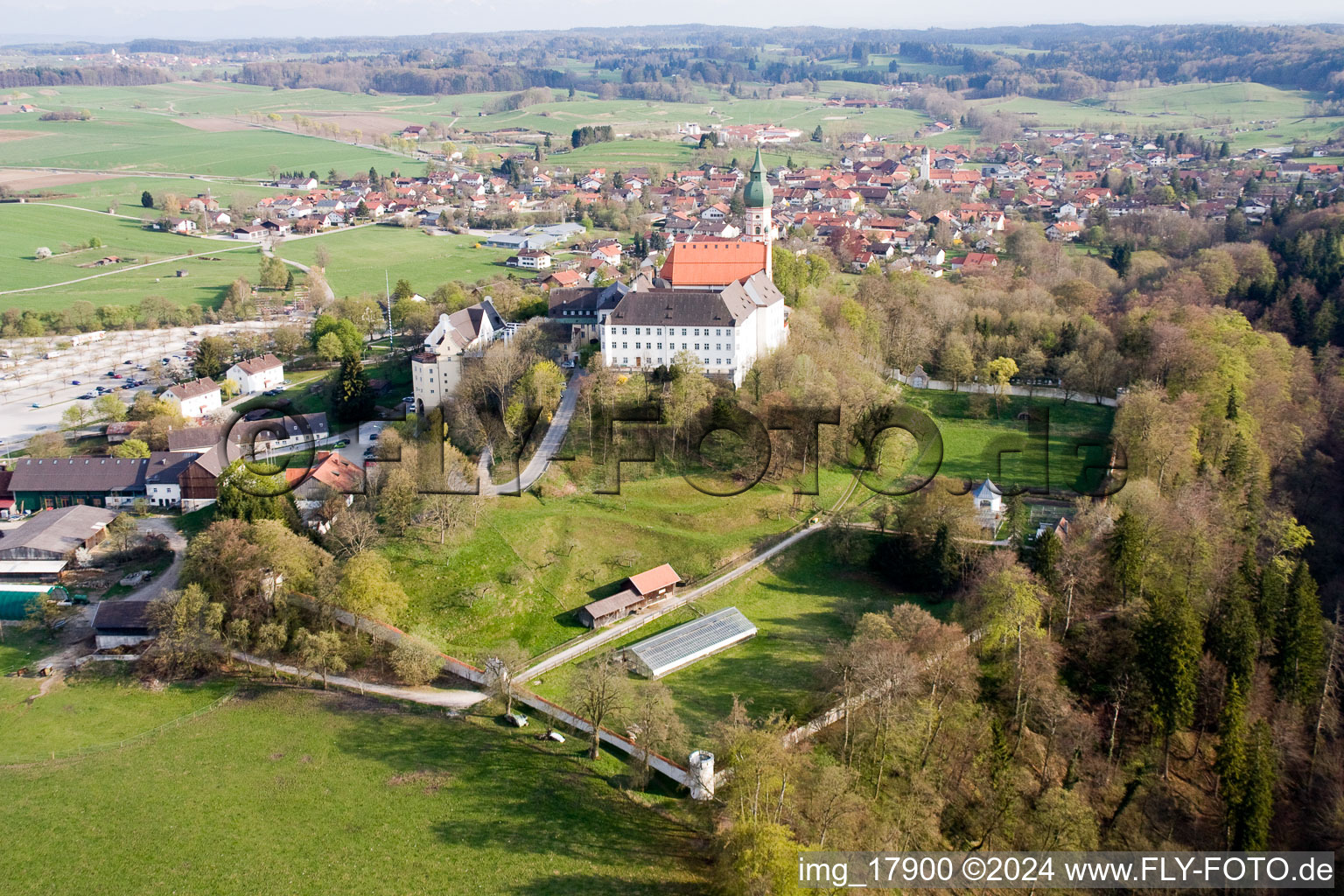 Vue d'oiseau de Brasserie du monastère à Andechs dans le département Bavière, Allemagne