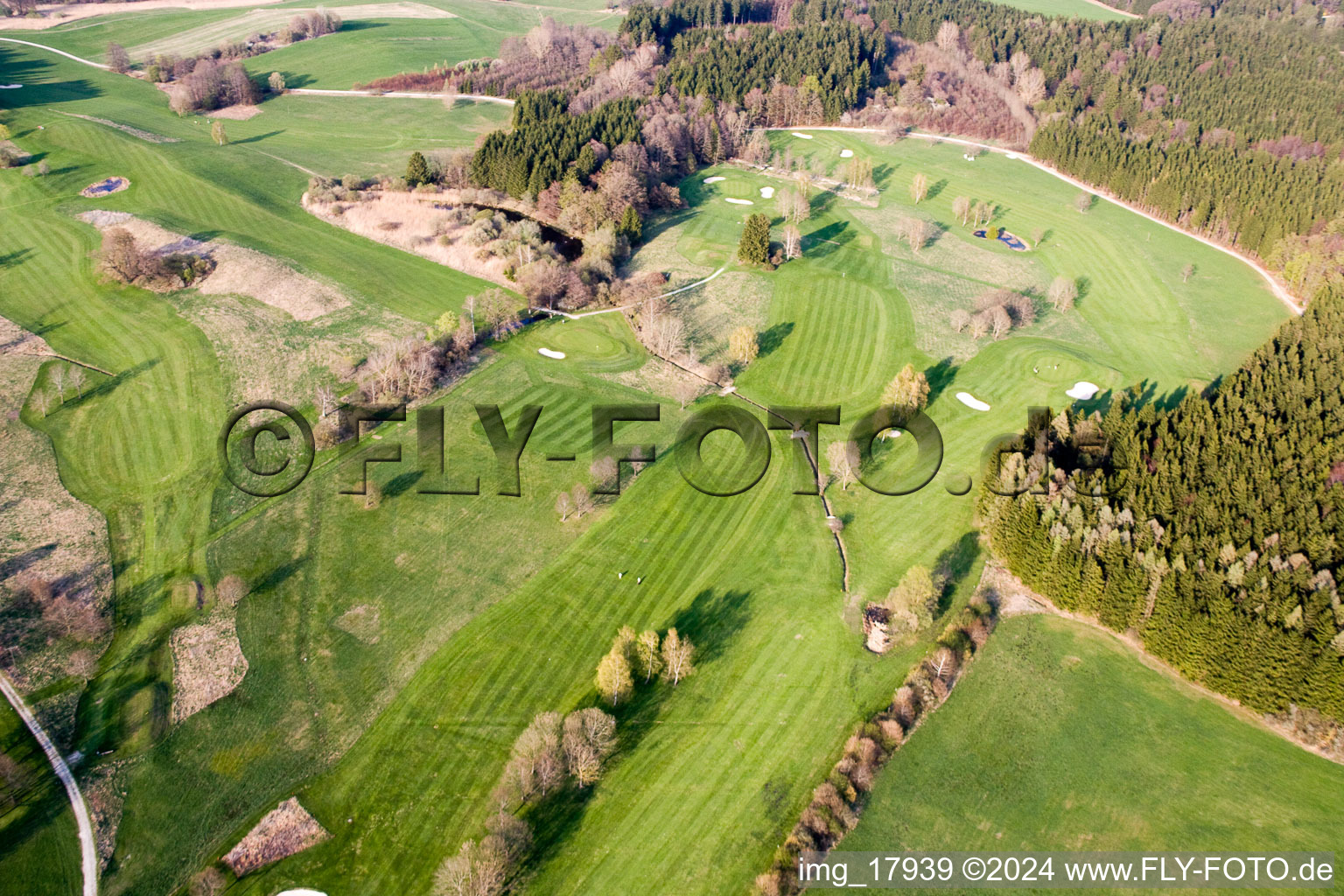 Vue aérienne de Superficie du parcours de golf Golf Club Tutzing à le quartier Traubing in Tutzing dans le département Bavière, Allemagne