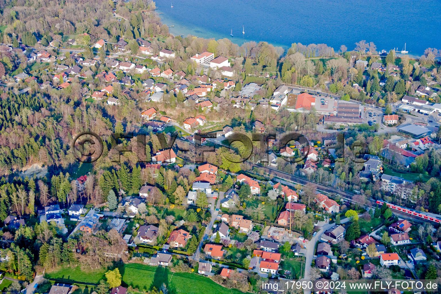 Sur le lac de Starnberg à Tutzing dans le département Bavière, Allemagne d'en haut