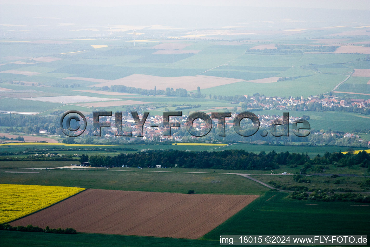 Kleinkarlbach dans le département Rhénanie-Palatinat, Allemagne vue d'en haut