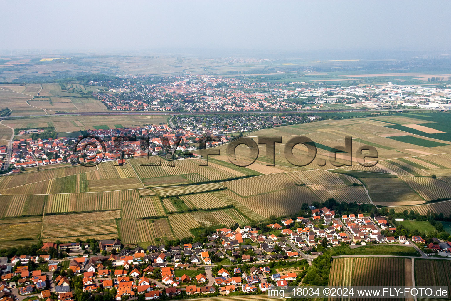 Kleinkarlbach dans le département Rhénanie-Palatinat, Allemagne vue du ciel