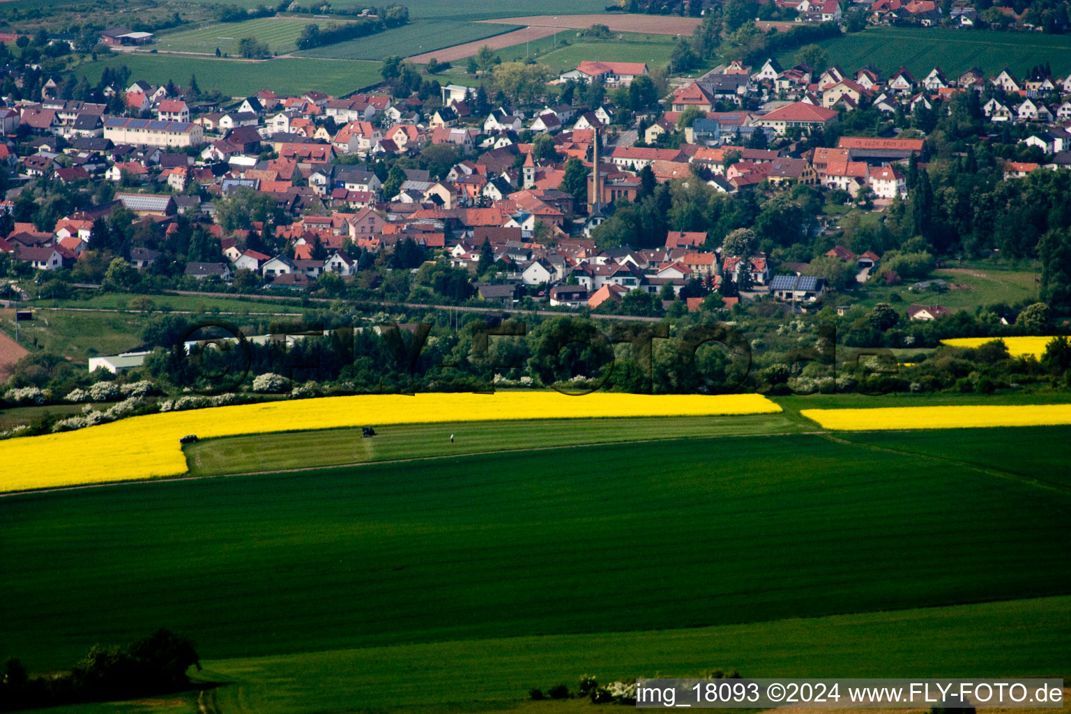 Vue aérienne de Champs agricoles et surfaces utilisables à Ebertsheim dans le département Rhénanie-Palatinat, Allemagne