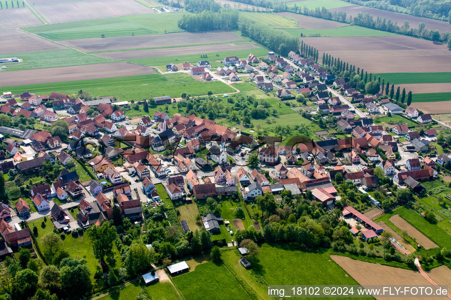 Buhl dans le département Bas Rhin, France vu d'un drone