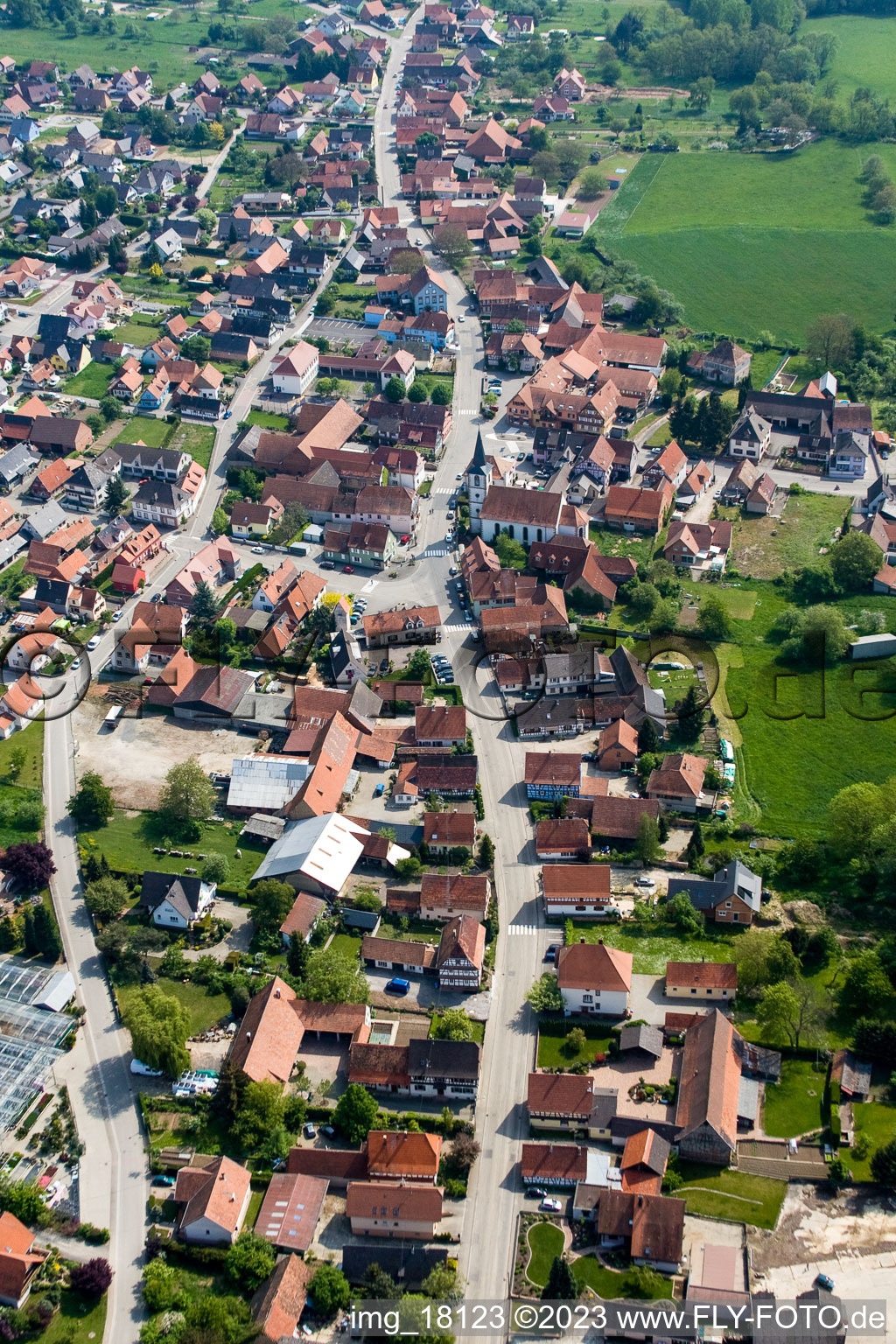Vue oblique de Niederrœdern dans le département Bas Rhin, France