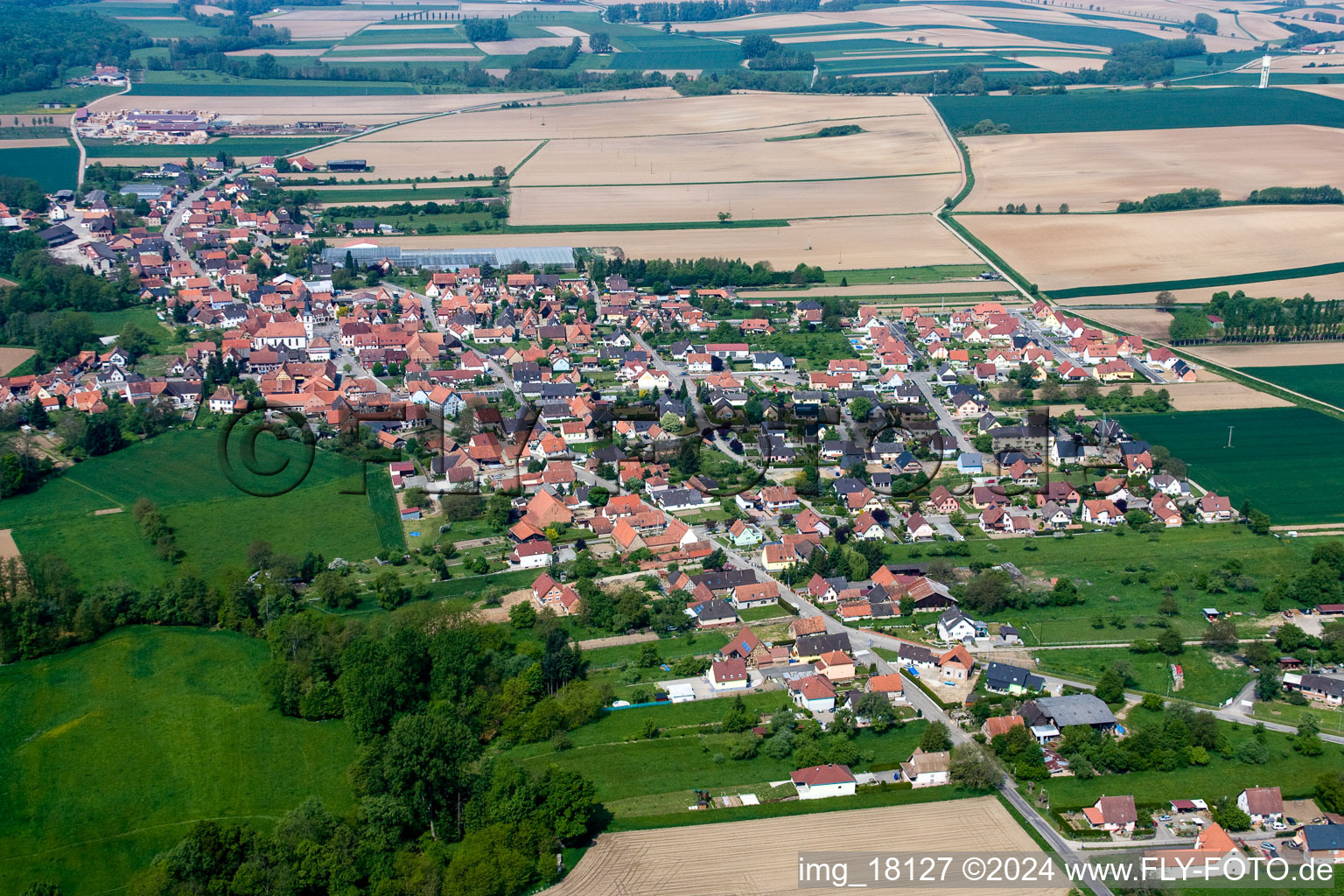 Niederrœdern dans le département Bas Rhin, France depuis l'avion