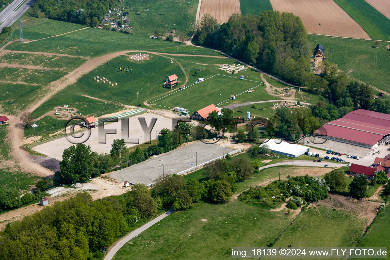 Vue oblique de Haras de la Née à Neewiller-près-Lauterbourg dans le département Bas Rhin, France