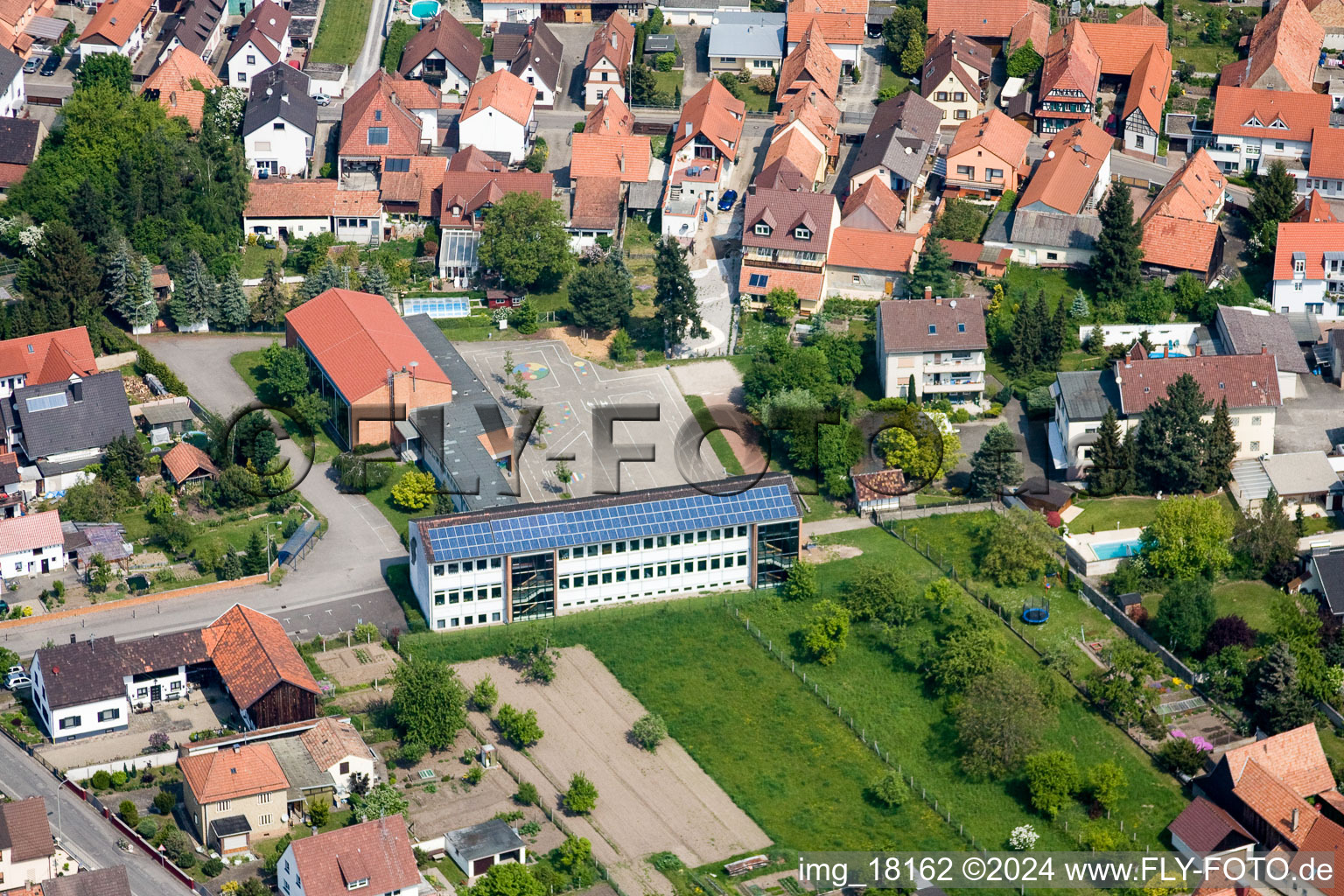 Lauterbourg dans le département Bas Rhin, France depuis l'avion