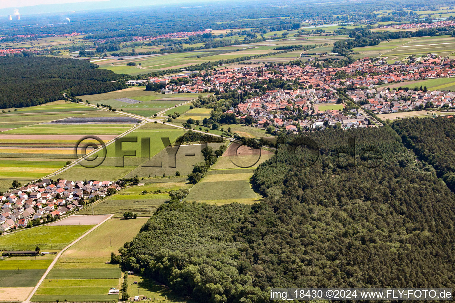 Vue oblique de Hatzenbühl dans le département Rhénanie-Palatinat, Allemagne