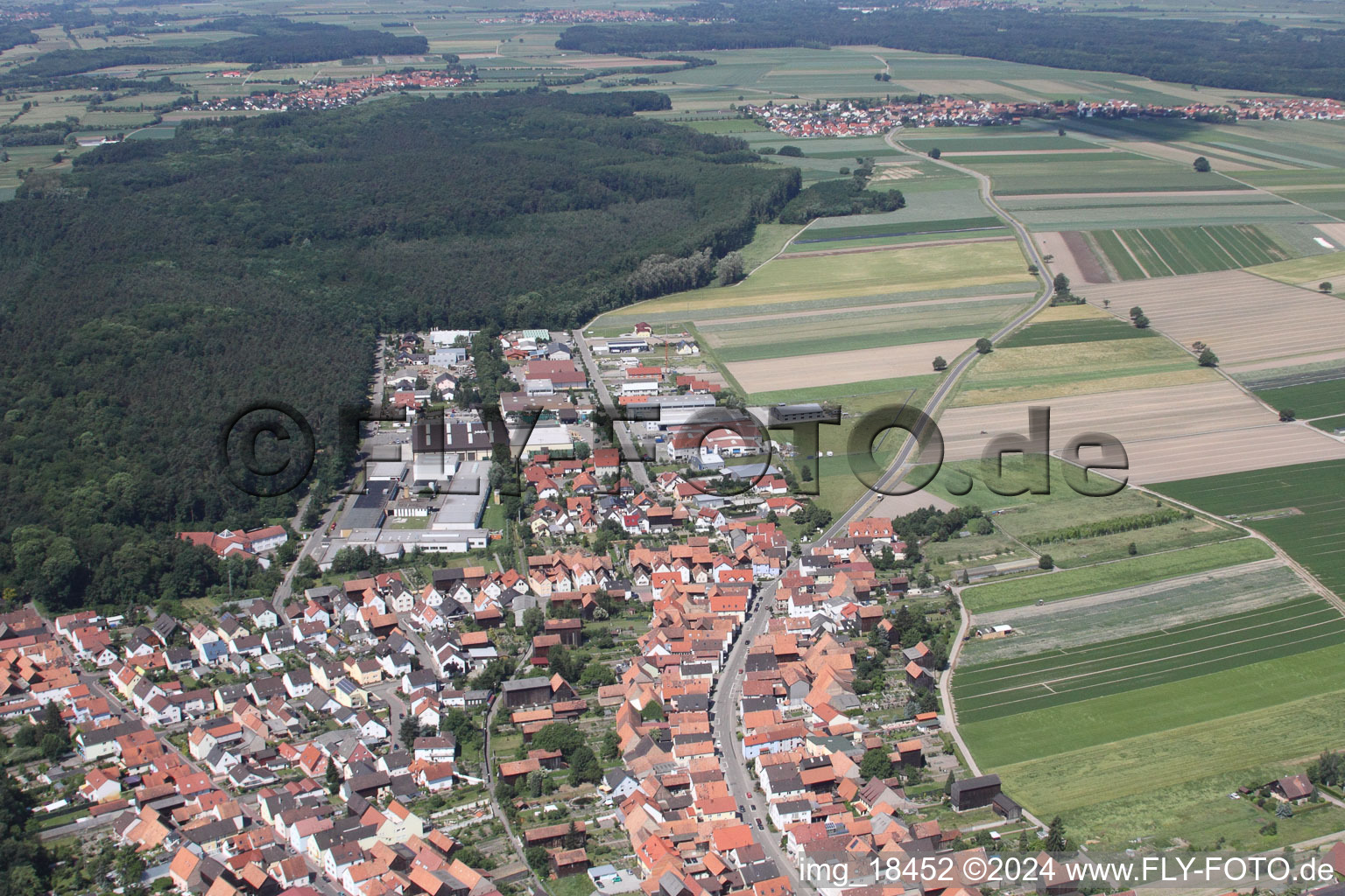 Image drone de Hatzenbühl dans le département Rhénanie-Palatinat, Allemagne