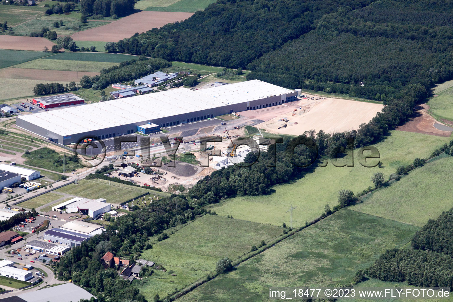Centre logistique de coïncidence à le quartier Minderslachen in Kandel dans le département Rhénanie-Palatinat, Allemagne hors des airs