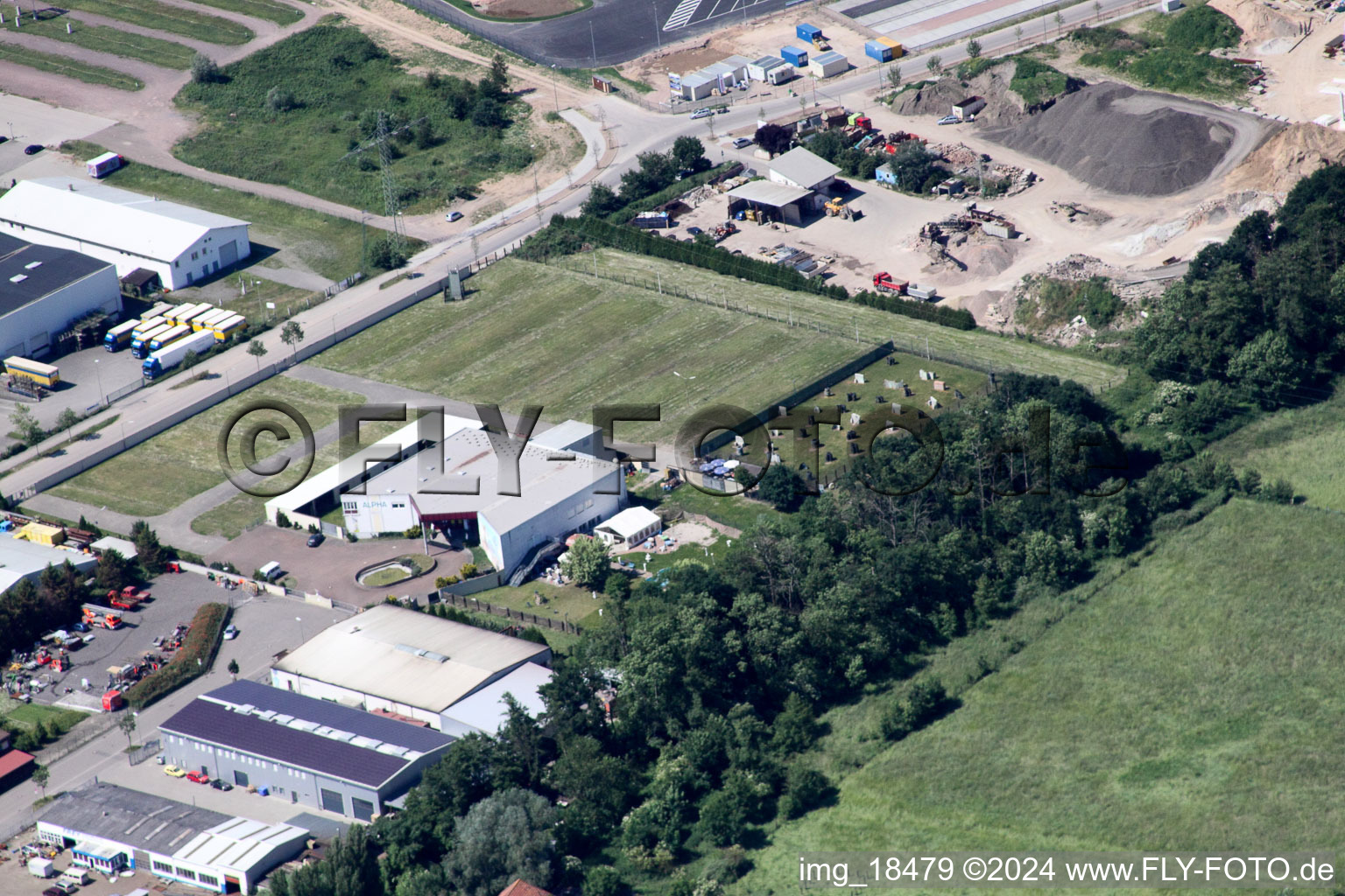 Centre logistique de coïncidence à le quartier Minderslachen in Kandel dans le département Rhénanie-Palatinat, Allemagne depuis l'avion