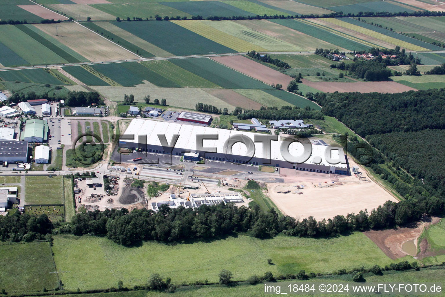 Enregistrement par drone de Centre logistique de coïncidence à le quartier Minderslachen in Kandel dans le département Rhénanie-Palatinat, Allemagne