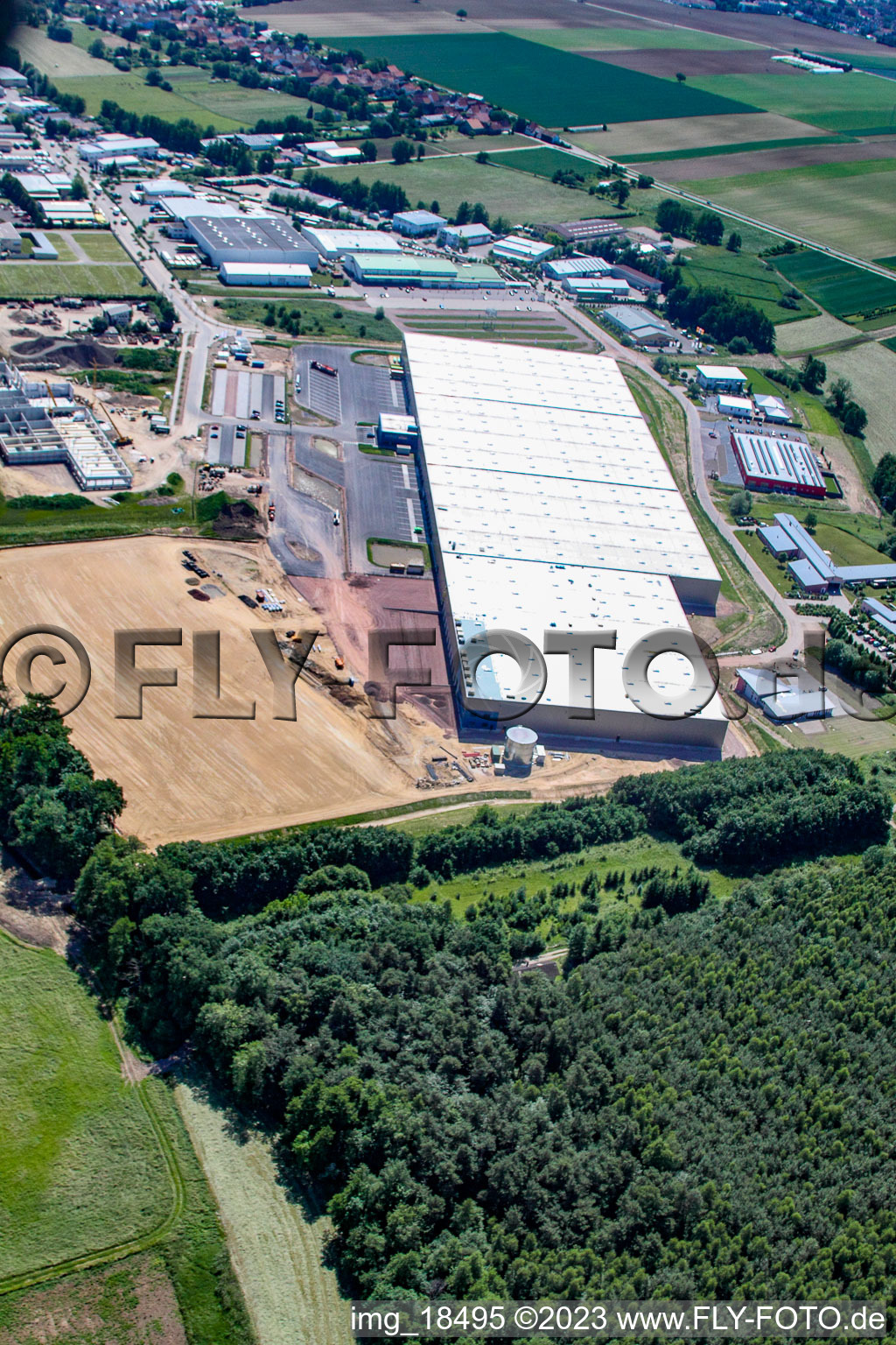 Vue aérienne de Centre logistique de coïncidence à le quartier Minderslachen in Kandel dans le département Rhénanie-Palatinat, Allemagne