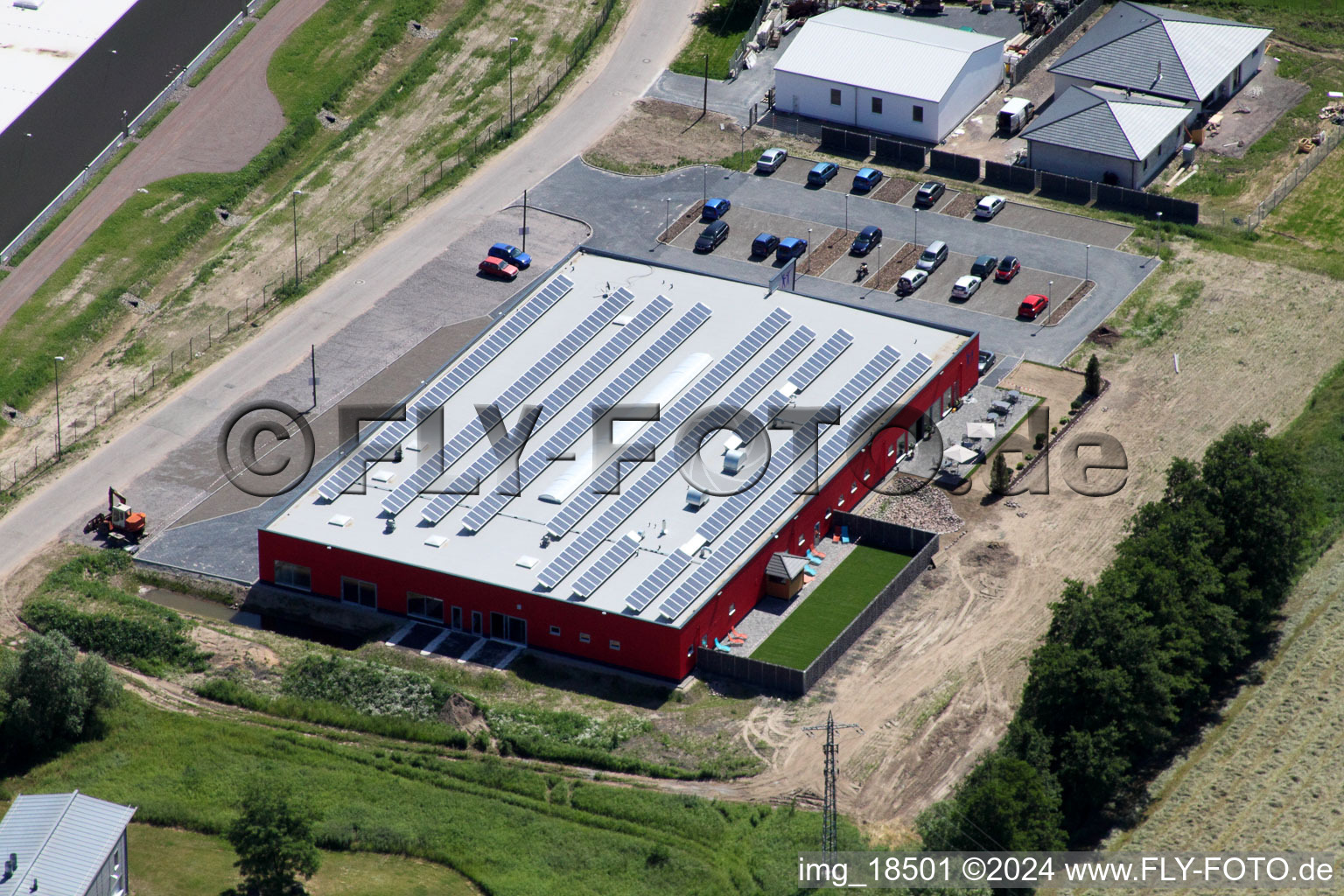 Vue aérienne de Univers de remise en forme de Bienwald à le quartier Minderslachen in Kandel dans le département Rhénanie-Palatinat, Allemagne