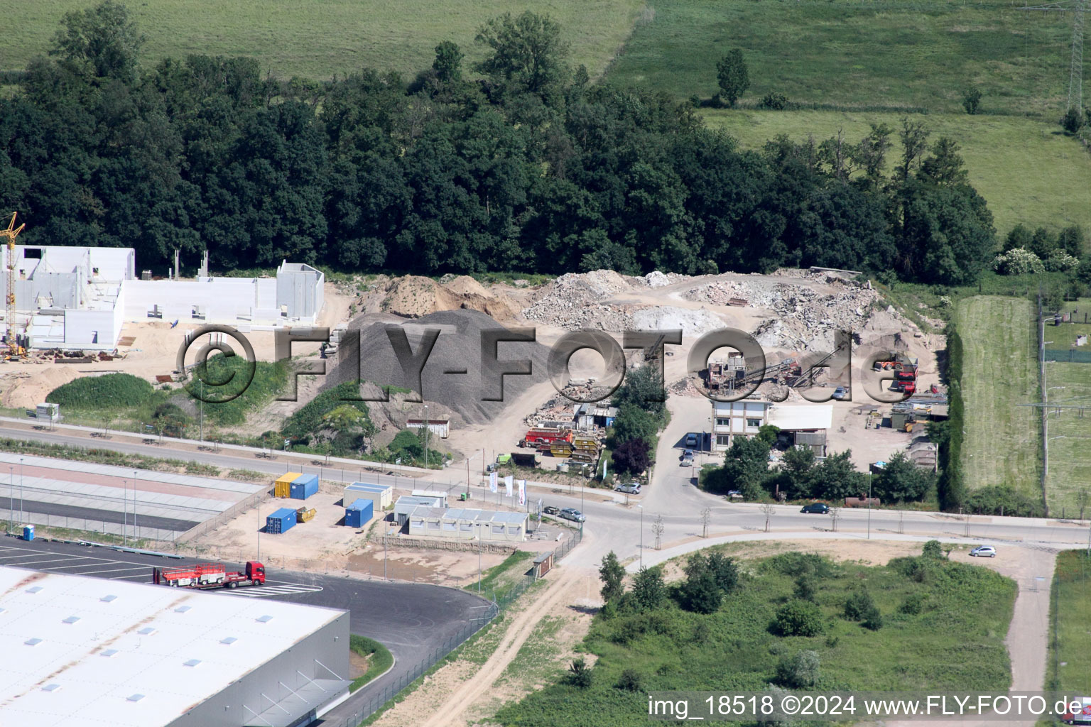 Centre logistique de coïncidence à le quartier Minderslachen in Kandel dans le département Rhénanie-Palatinat, Allemagne depuis l'avion