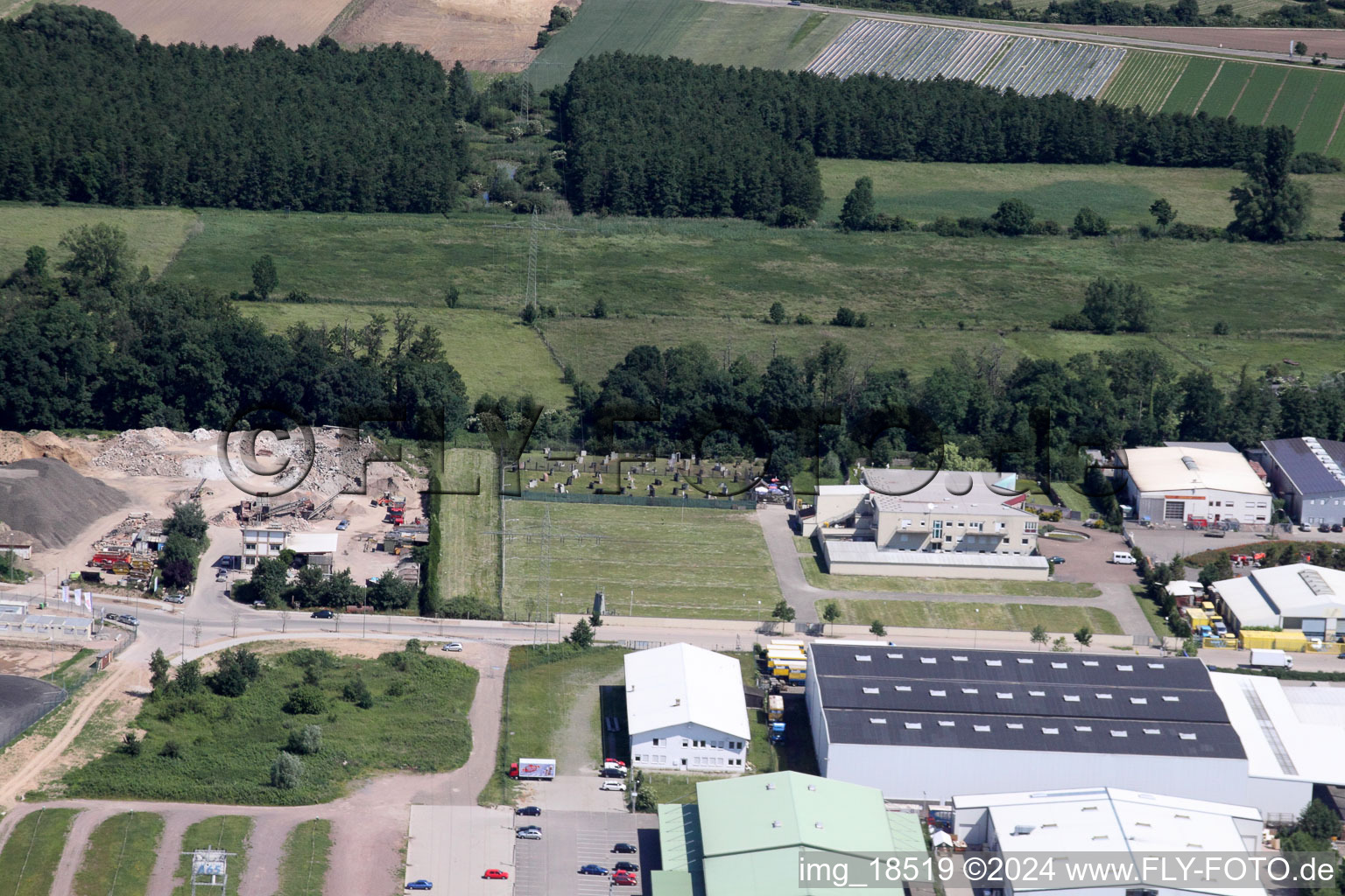 Vue d'oiseau de Centre logistique de coïncidence à le quartier Minderslachen in Kandel dans le département Rhénanie-Palatinat, Allemagne