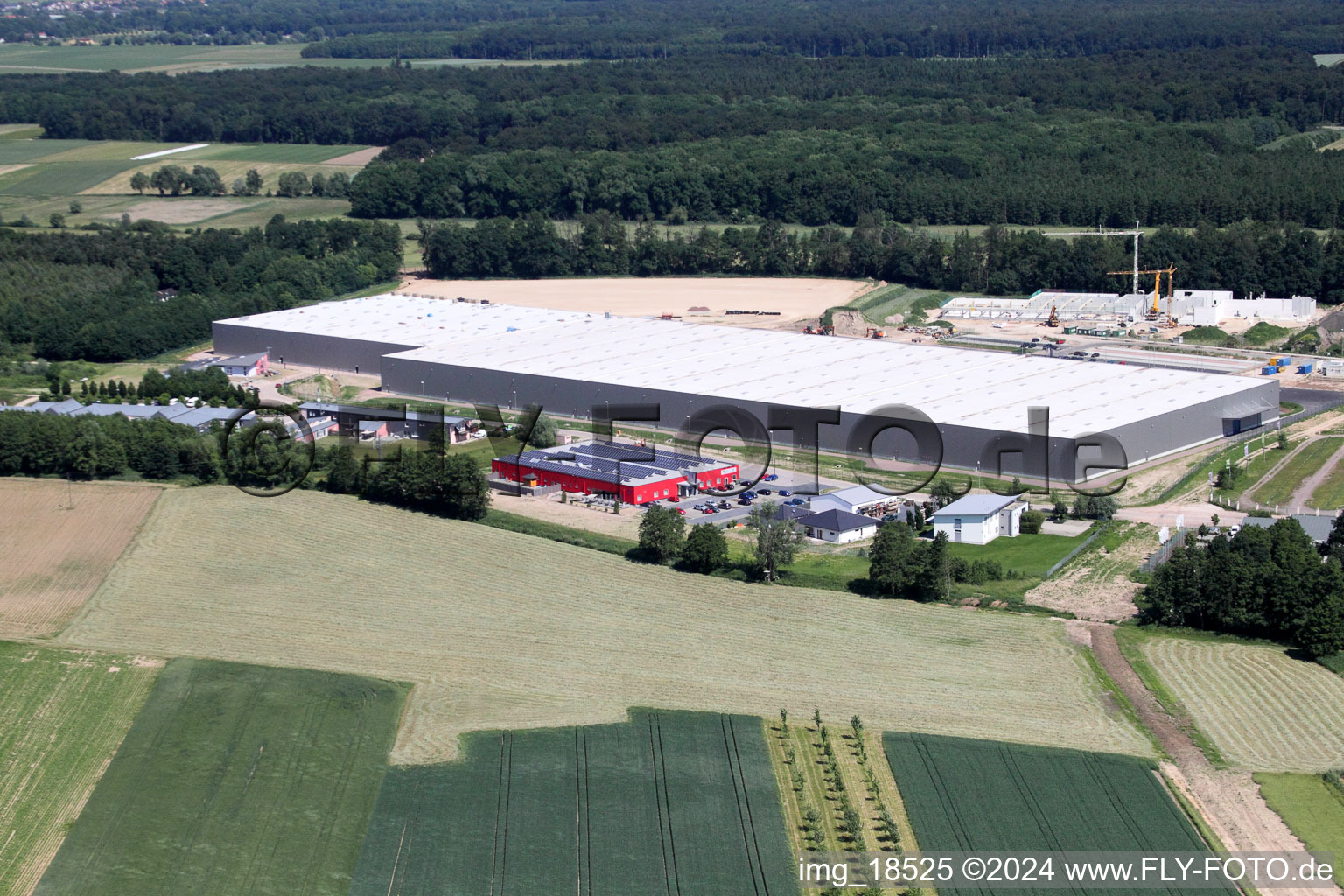 Vue d'oiseau de Univers de remise en forme de Bienwald à le quartier Minderslachen in Kandel dans le département Rhénanie-Palatinat, Allemagne