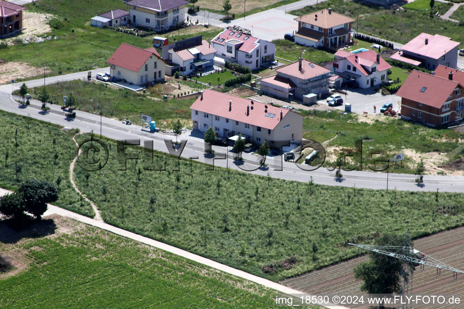 Vue aérienne de Sur le chemin élevé à Kandel dans le département Rhénanie-Palatinat, Allemagne