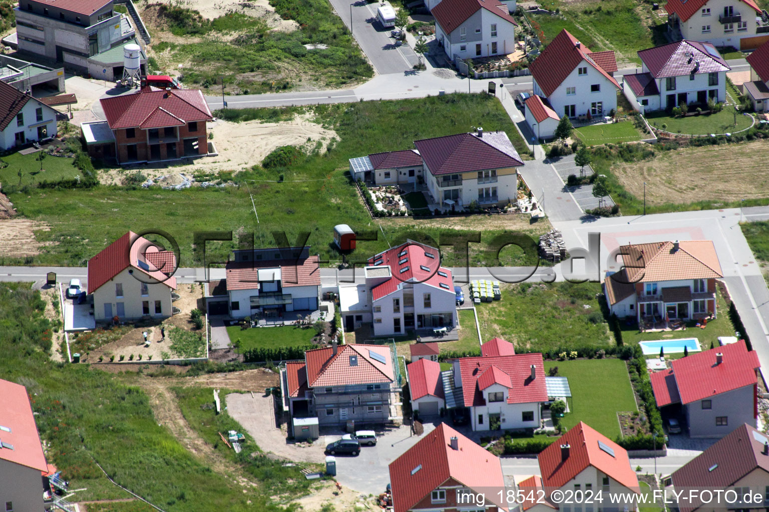 Image drone de Sur le chemin élevé à Kandel dans le département Rhénanie-Palatinat, Allemagne