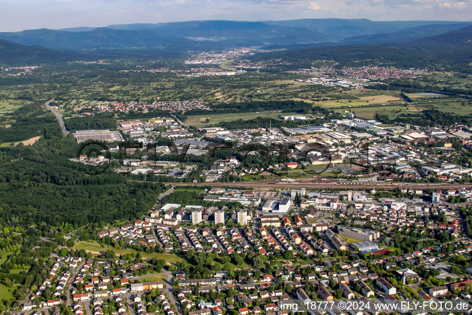 Rastatt dans le département Bade-Wurtemberg, Allemagne vue du ciel