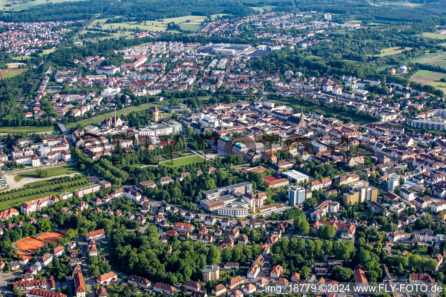 Vue aérienne de Clinique Mittelbaden à Rastatt dans le département Bade-Wurtemberg, Allemagne