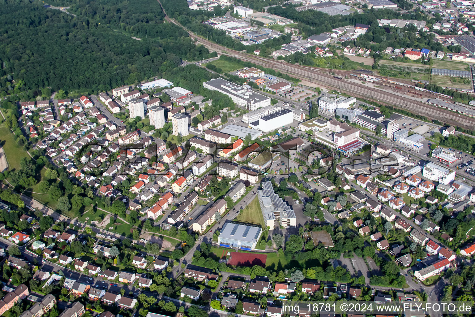 Vue aérienne de Rue de Dantzig à Rastatt dans le département Bade-Wurtemberg, Allemagne