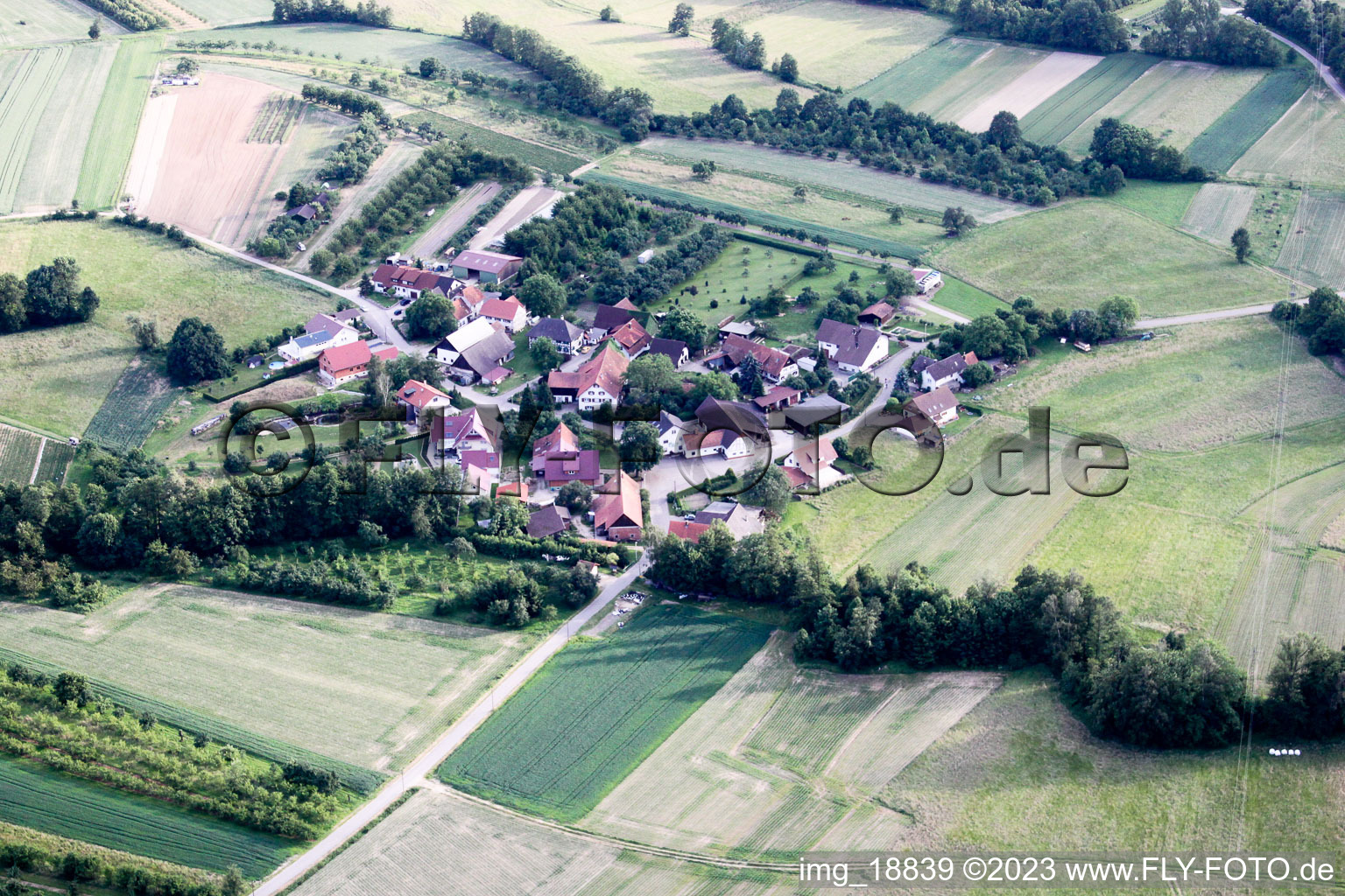 Vue aérienne de Champs agricoles et surfaces utilisables à Ottersweier dans le département Bade-Wurtemberg, Allemagne