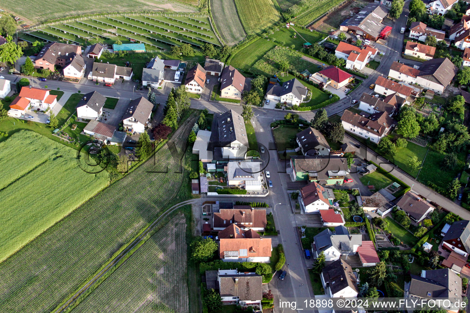 Vue aérienne de Gartenstr à le quartier Sand in Willstätt dans le département Bade-Wurtemberg, Allemagne