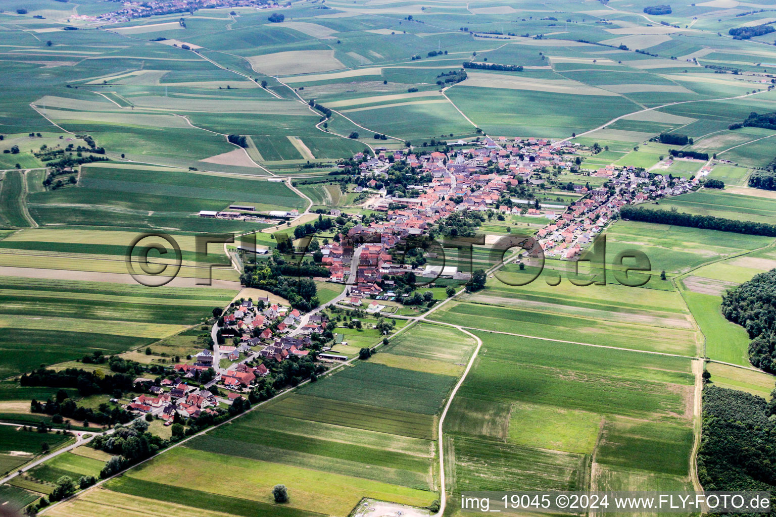 Vue oblique de Niederlauterbach dans le département Bas Rhin, France