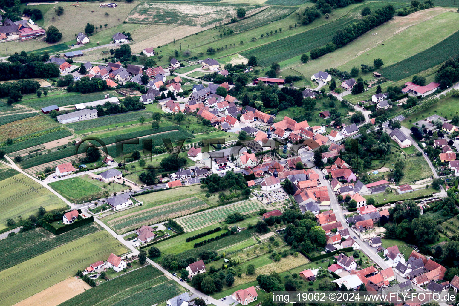 Vue d'oiseau de Wintzenbach dans le département Bas Rhin, France