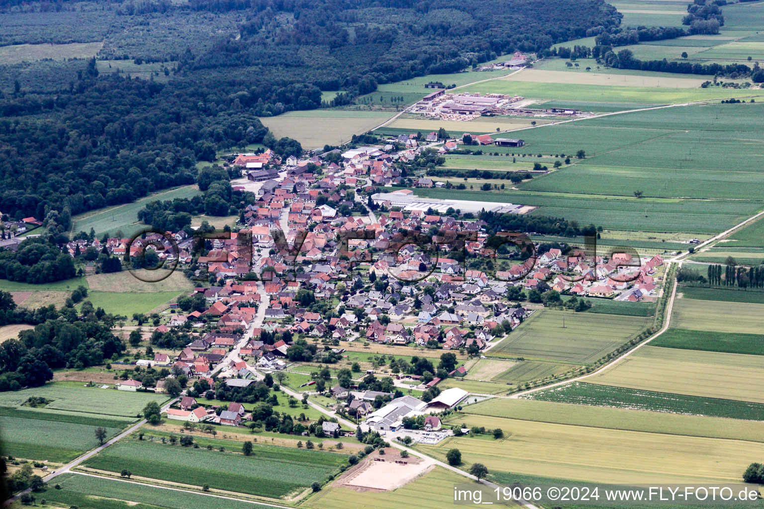 Niederrœdern dans le département Bas Rhin, France vue du ciel